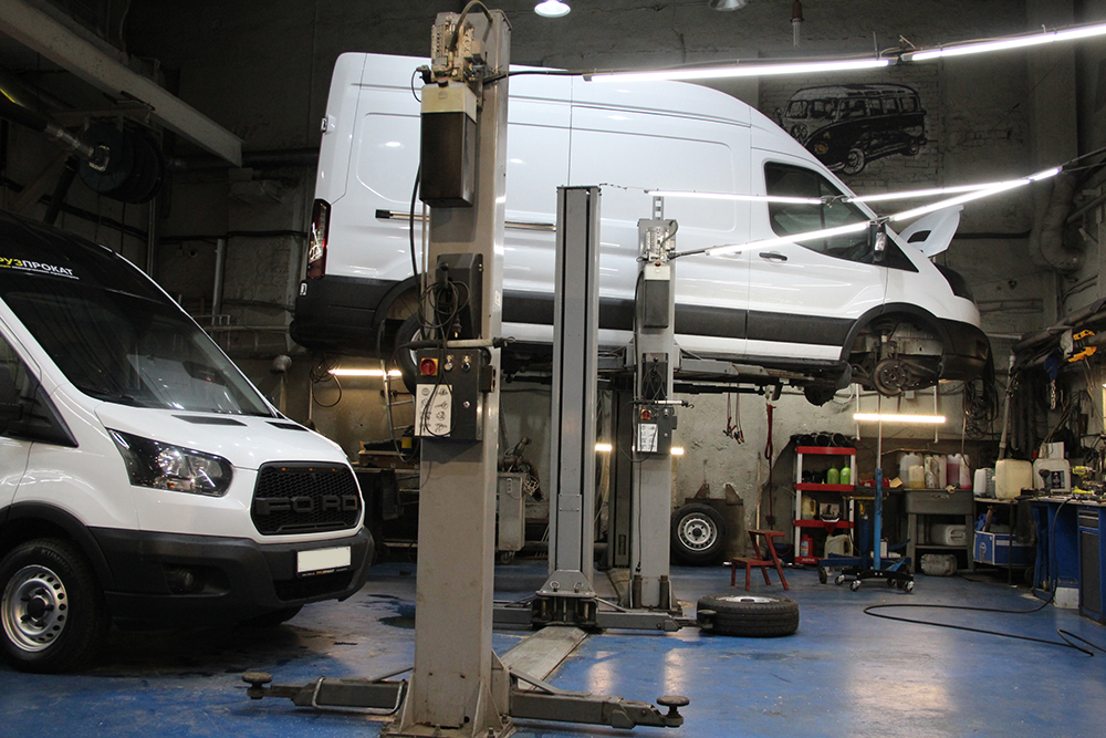 Ford transit а подъемнике