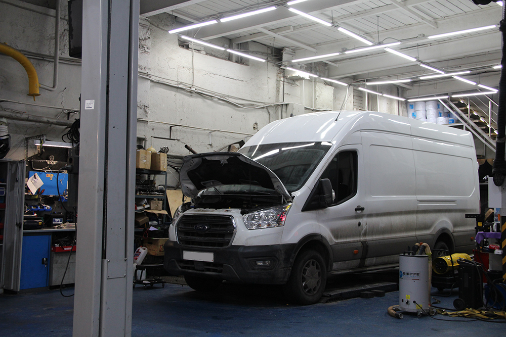 Ford transit на ремонте